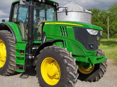 2015 John Deere 6170M