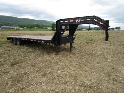 PJ 28' Gooseneck Trailer