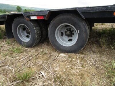 PJ 28' Gooseneck Trailer