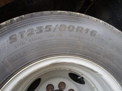 PJ 28' Gooseneck Trailer