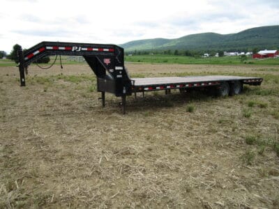 PJ 28' Gooseneck Trailer