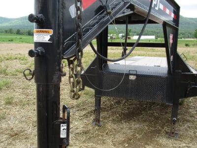 PJ 28' Gooseneck Trailer