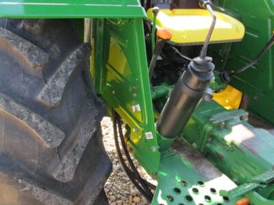 John Deere 5055E