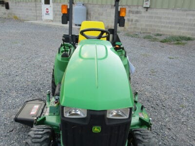 John Deere 1023E