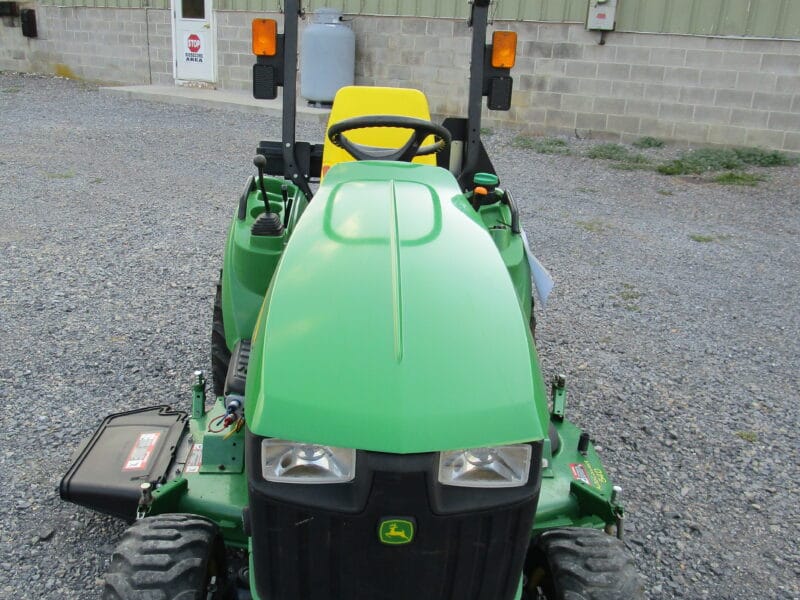 John Deere 1023E