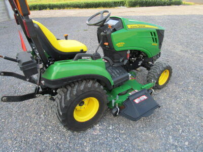 John Deere 1023E