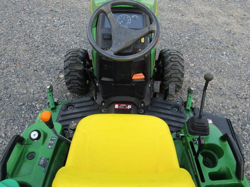 John Deere 1023E
