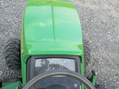 John Deere 1023E