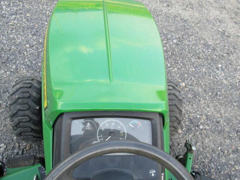 John Deere 1023E
