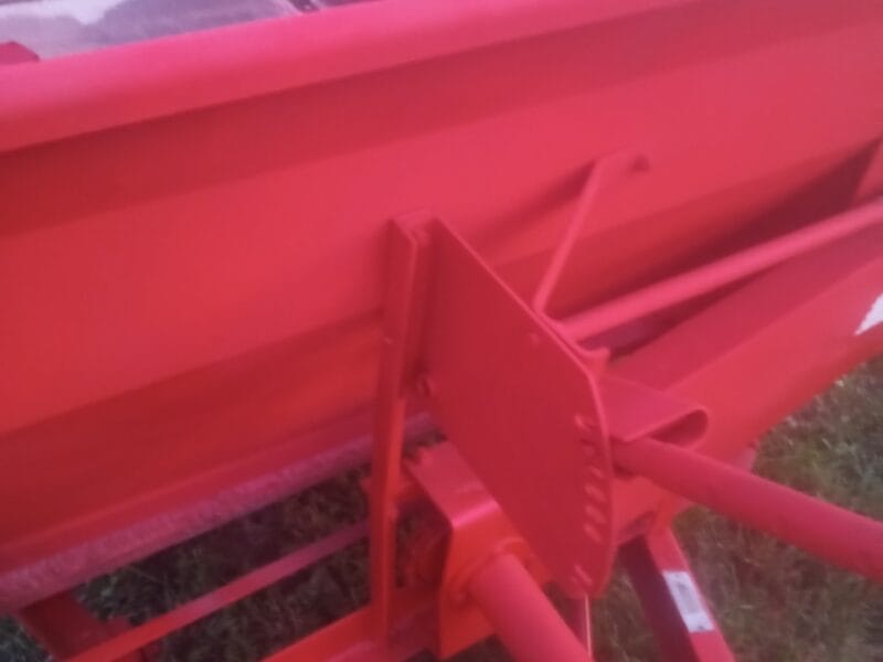 Ford 802 manure spreader