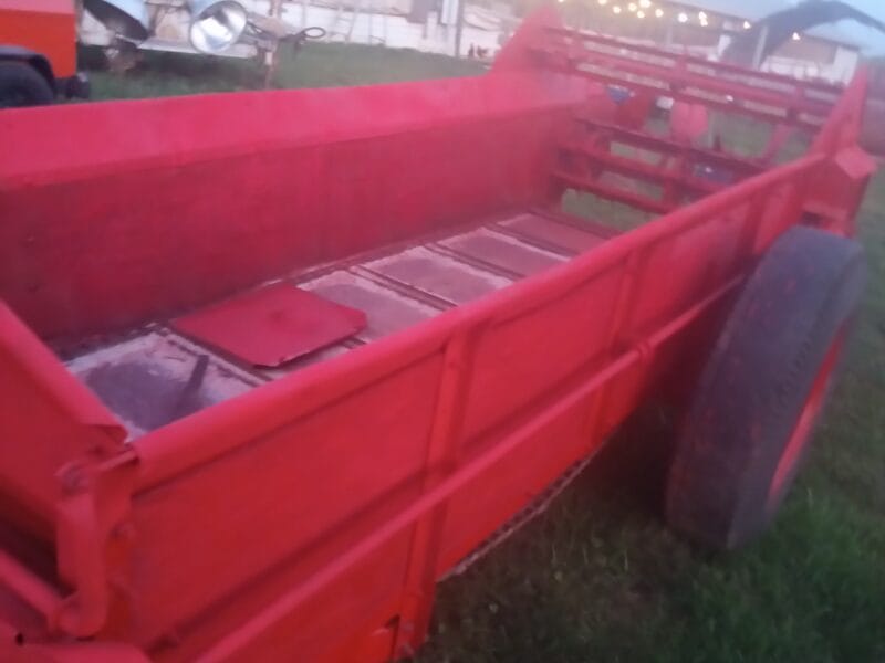 Ford 802 manure spreader