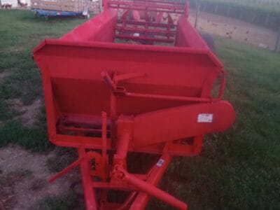 Ford 802 manure spreader